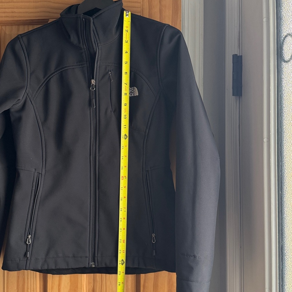The North Face Women's windwall jacket - Picture 11 of 11